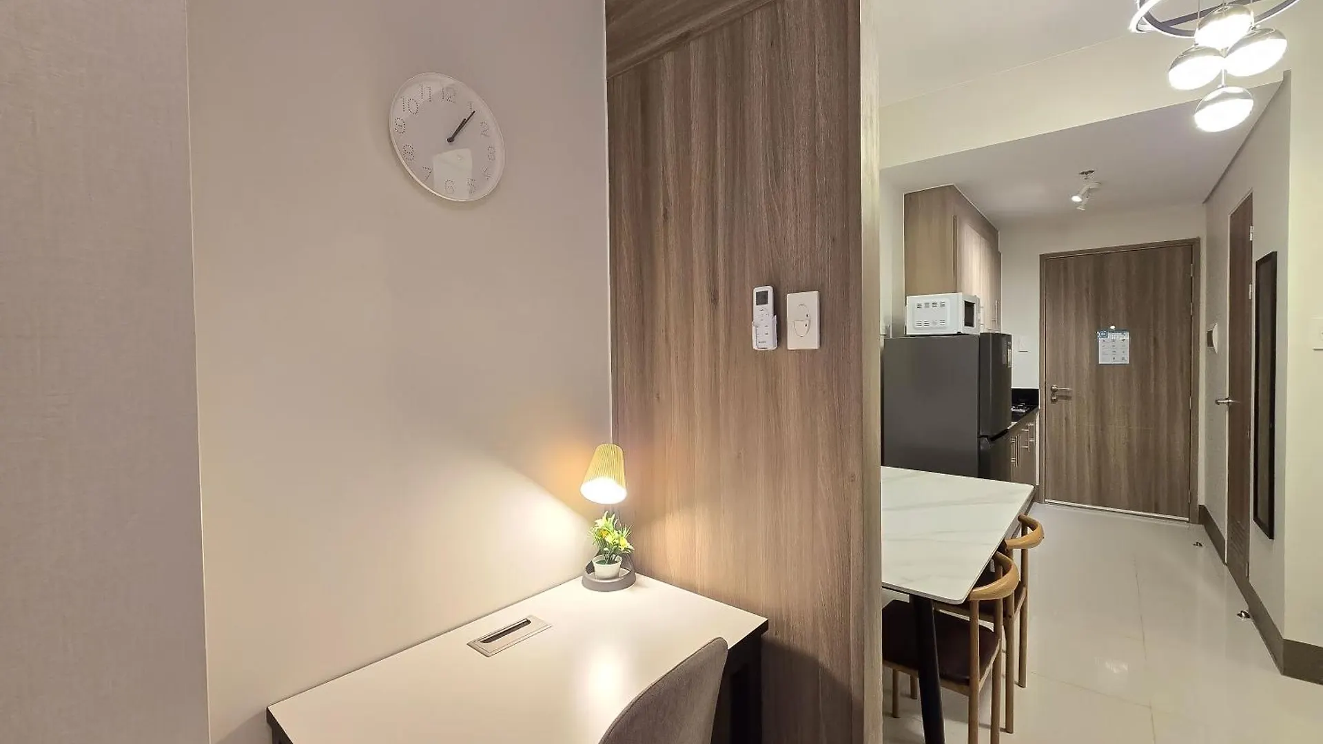 1Br Unit Condotel W Balcony Fame Residences #Fm10 Manila