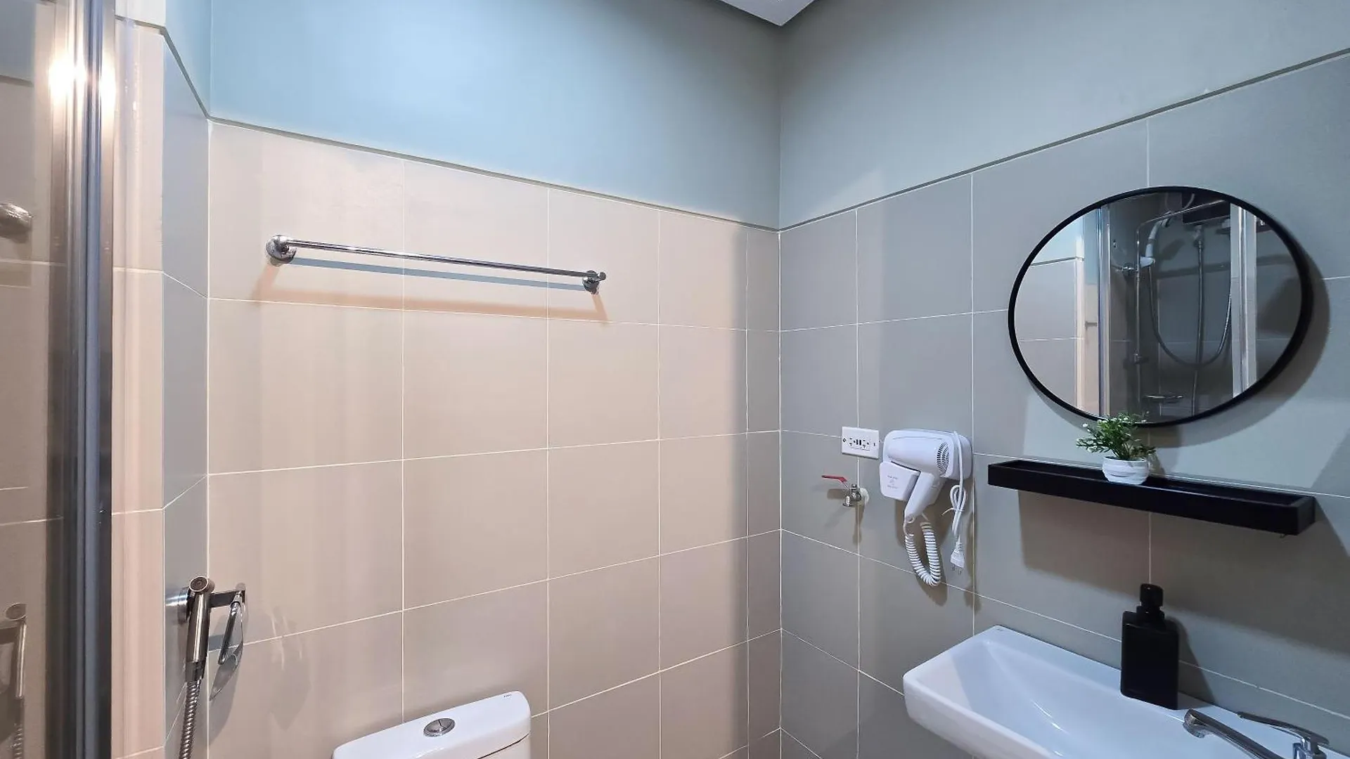 1Br Unit Condotel W Balcony Fame Residences #Fm10 Manila Apartment