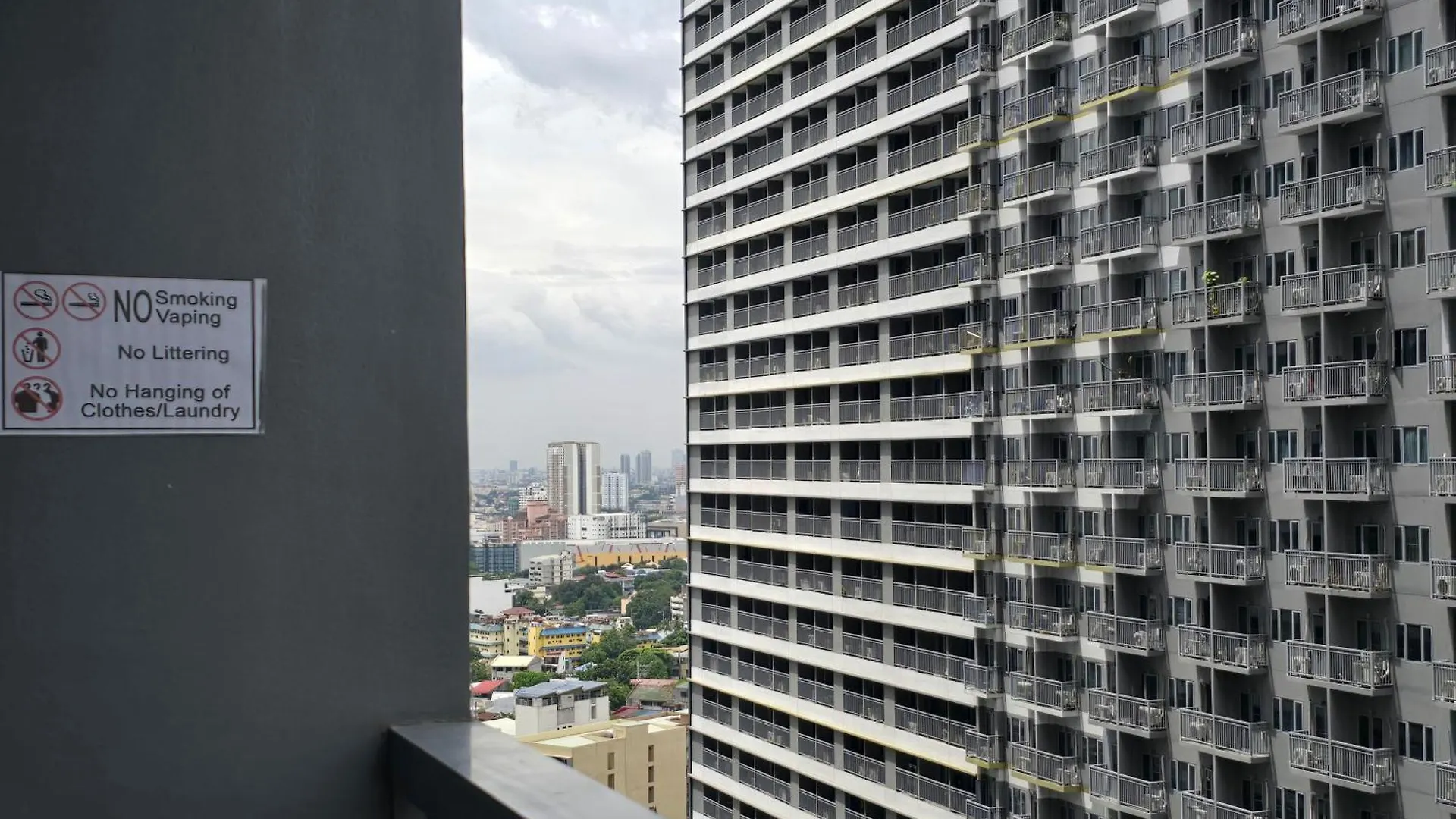 1Br Unit Condotel W Balcony Fame Residences #Fm10 Manila