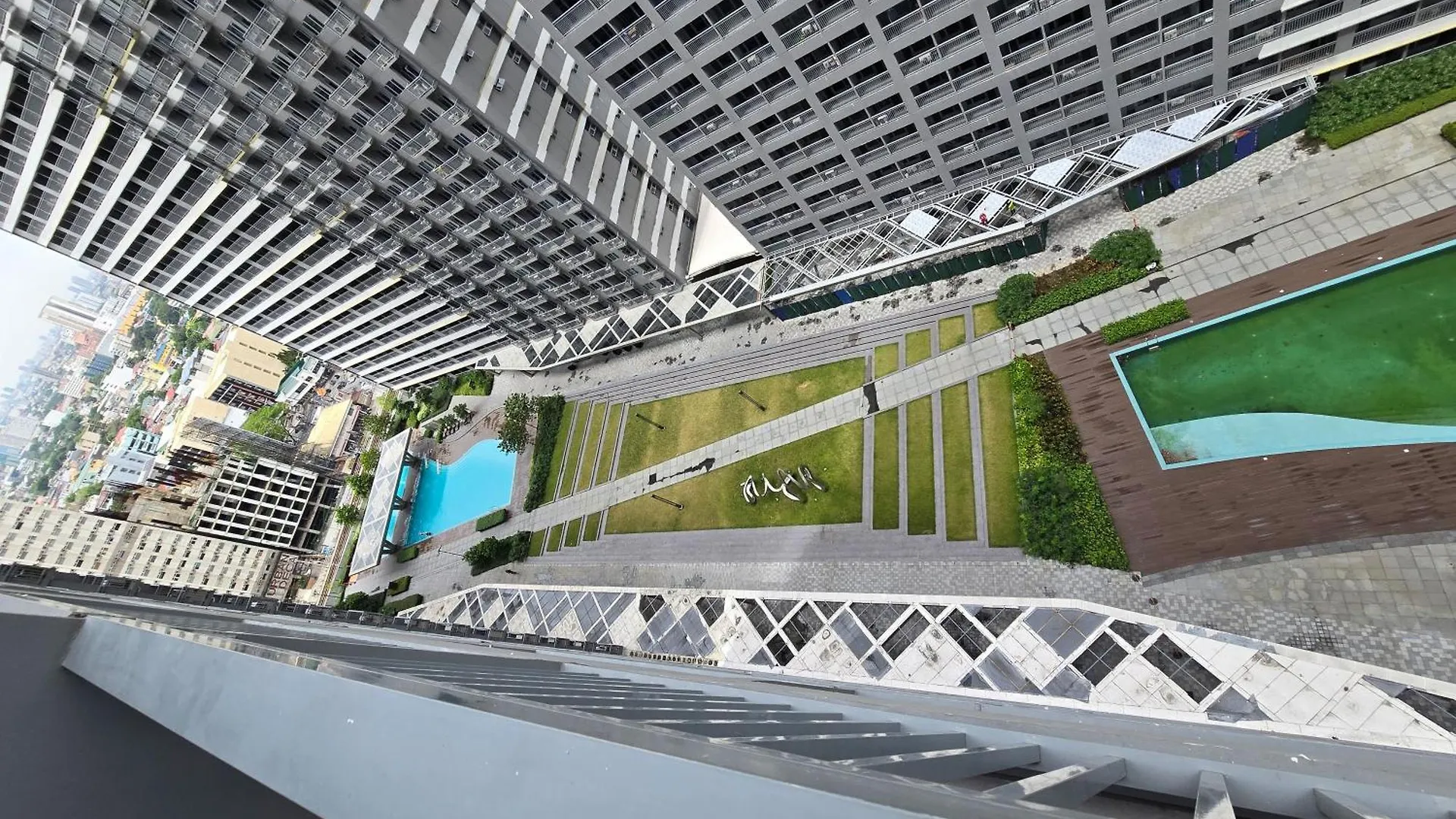 1Br Unit Condotel W Balcony Fame Residences #Fm10 Manila