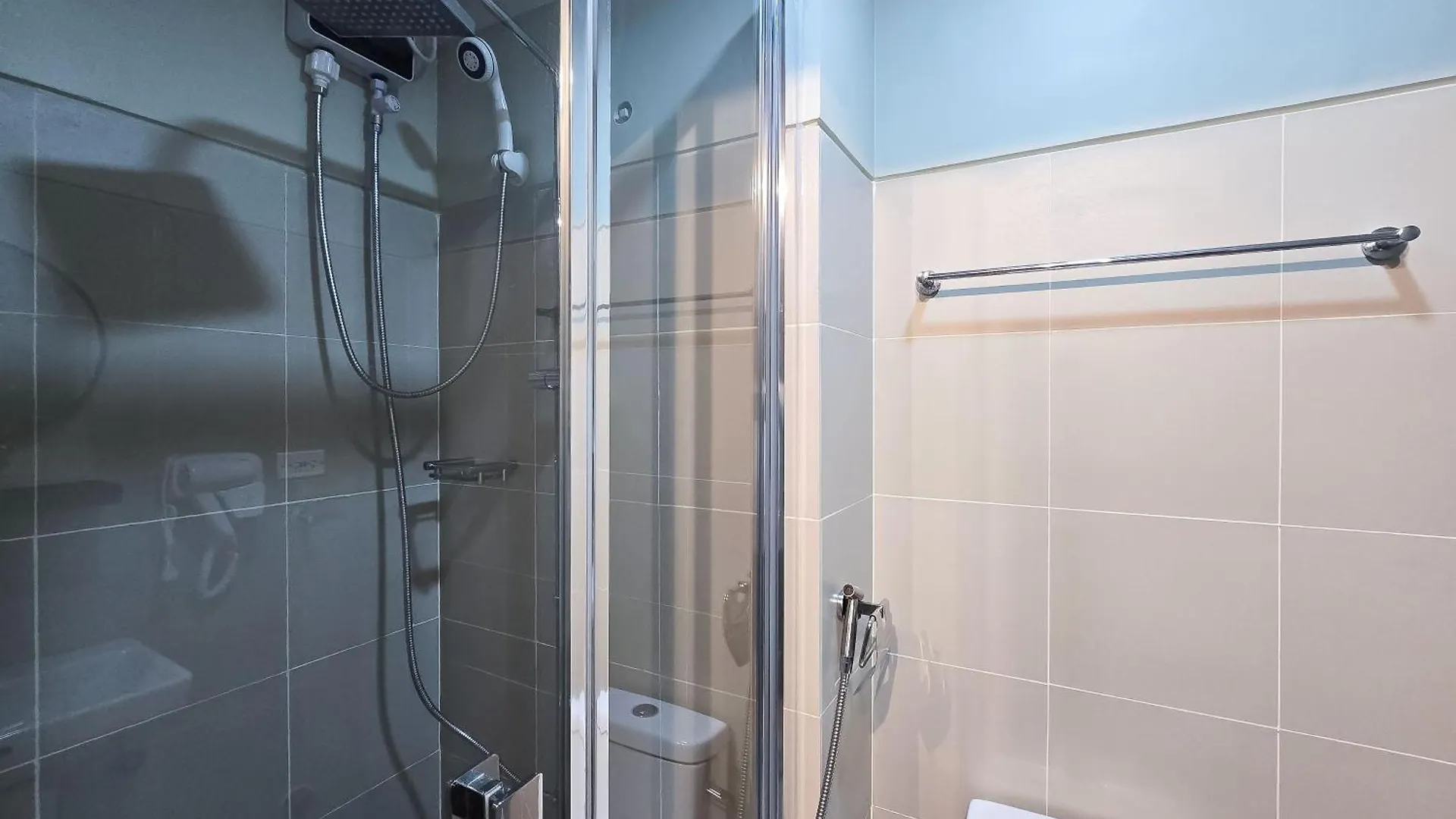 1Br Unit Condotel W Balcony Fame Residences #Fm10 Manila Philippines